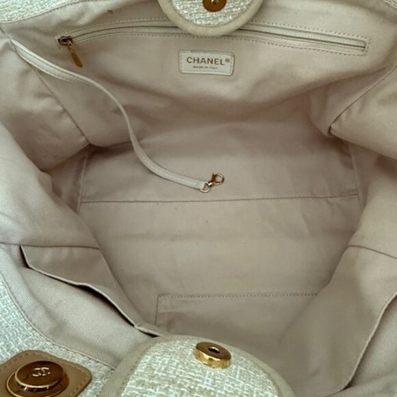 2018 Chanel Boucle Lurex Deauville Medium Tote Bag - Picture 8 of 15